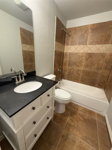 3810 Pine Circle, Granbury, TX 76048
