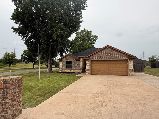 3810 Pine Circle, Granbury, TX 76048
