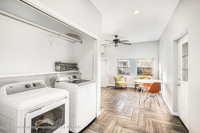 824 Pleasant Street, Grand Ledge, MI 48837