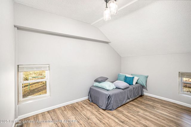 824 Pleasant Street, Grand Ledge, MI 48837