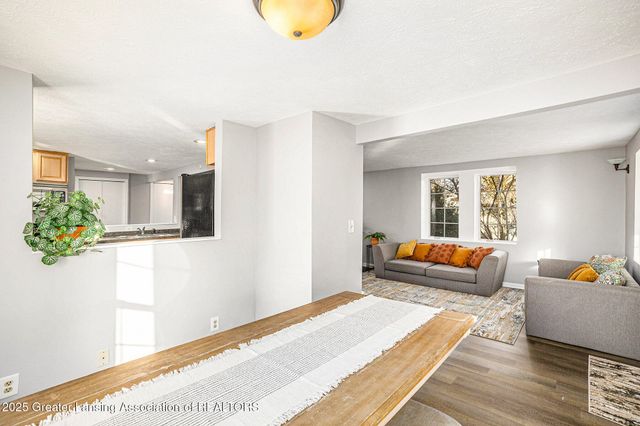 824 Pleasant Street, Grand Ledge, MI 48837