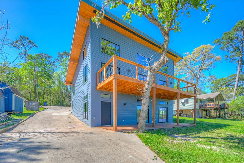 760 Northwood Drive, Point Blank, TX 77364