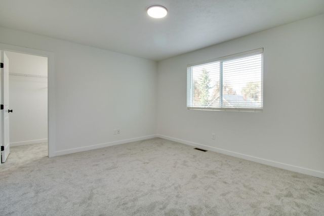 2720 E Hartson Ave, Spokane, WA 99202