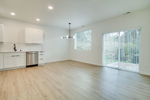 2720 E Hartson Ave, Spokane, WA 99202