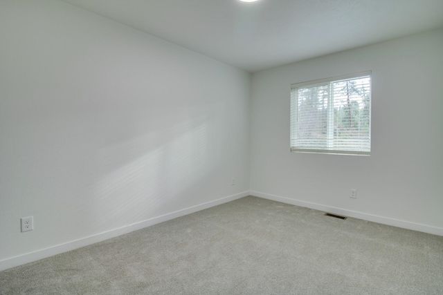 2720 E Hartson Ave, Spokane, WA 99202