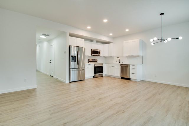 2720 E Hartson Ave, Spokane, WA 99202