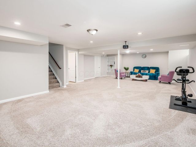 7915 Fargo Lane, Delaware, OH 43015