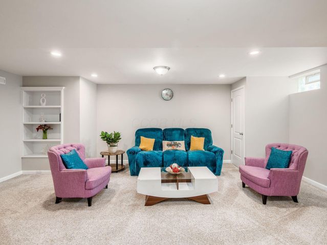 7915 Fargo Lane, Delaware, OH 43015