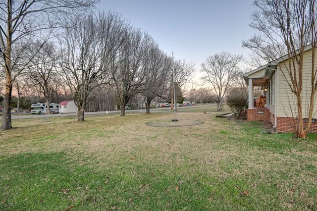 211 Woodland Dr, Shelbyville, TN 37160