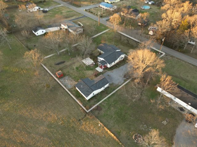 211 Woodland Dr, Shelbyville, TN 37160