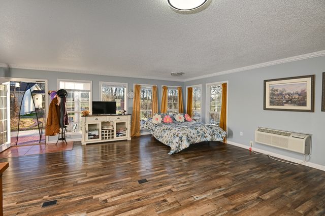 211 Woodland Dr, Shelbyville, TN 37160