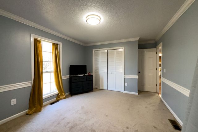 211 Woodland Dr, Shelbyville, TN 37160