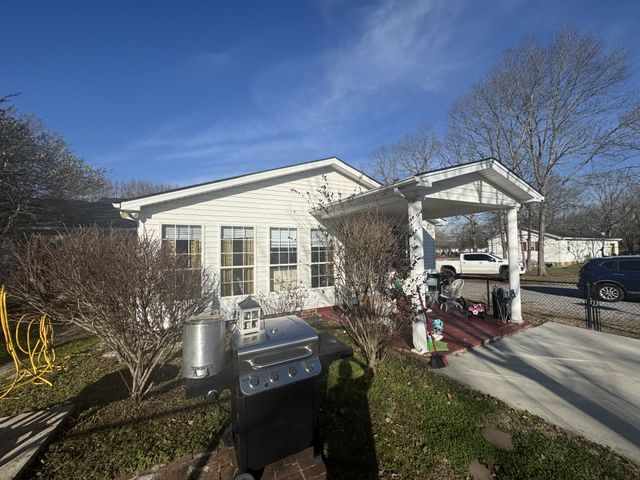 211 Woodland Dr, Shelbyville, TN 37160