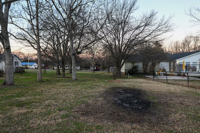 211 Woodland Dr, Shelbyville, TN 37160