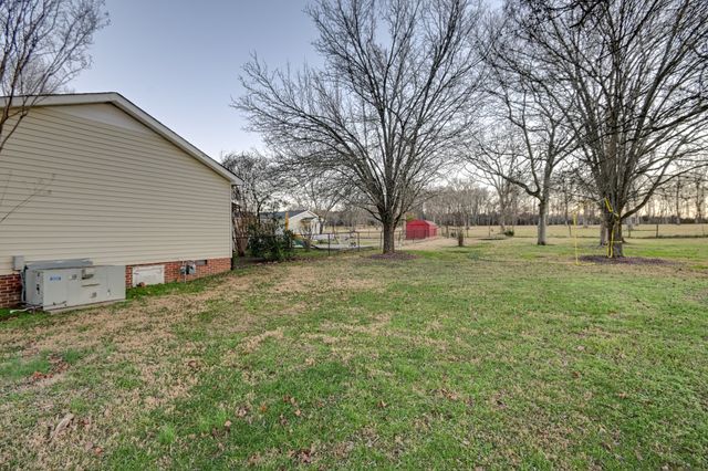 211 Woodland Dr, Shelbyville, TN 37160