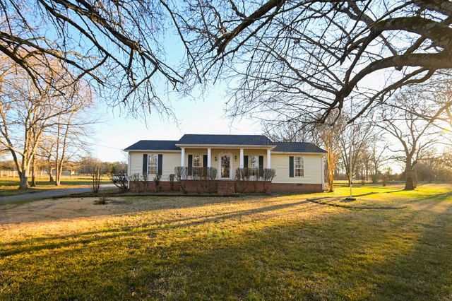 211 Woodland Dr, Shelbyville, TN 37160