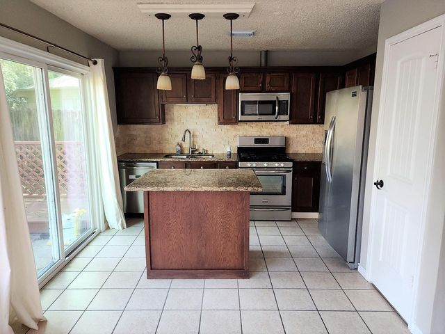 2402 Chestnut Mills Road, Houston, TX 77067