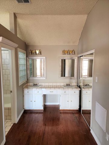 2402 Chestnut Mills Road, Houston, TX 77067