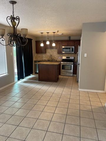 2402 Chestnut Mills Road, Houston, TX 77067