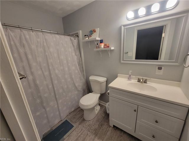 8202 McCloy RD, Norfolk, VA 23505