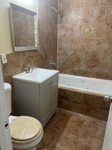 1020 W 2nd St, Riviera Beach, FL 33404