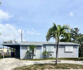1020 W 2nd St, Riviera Beach, FL 33404