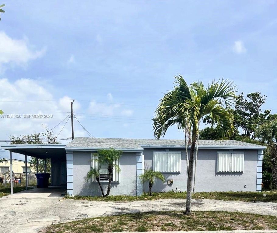 1020 W 2nd St, Riviera Beach, FL 33404