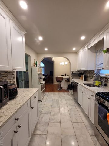 333 Foch Boulevard, Mineola, NY 11501