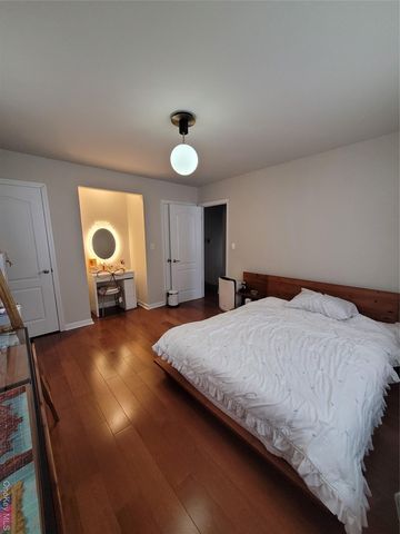 333 Foch Boulevard, Mineola, NY 11501