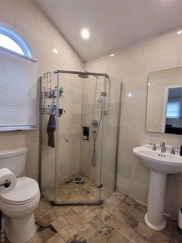 333 Foch Boulevard, Mineola, NY 11501