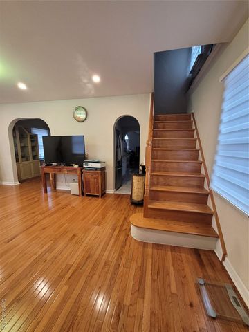 333 Foch Boulevard, Mineola, NY 11501