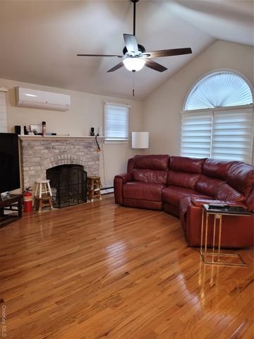 333 Foch Boulevard, Mineola, NY 11501