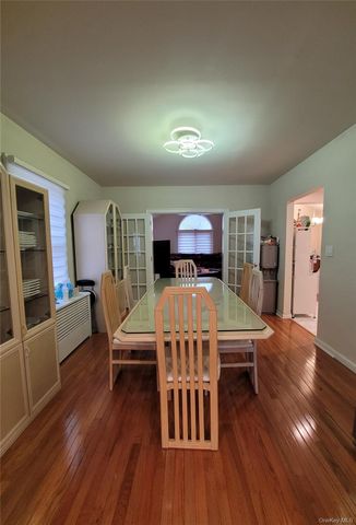 333 Foch Boulevard, Mineola, NY 11501