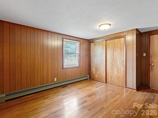 49 Hickory Tree Road, Asheville, NC 28805