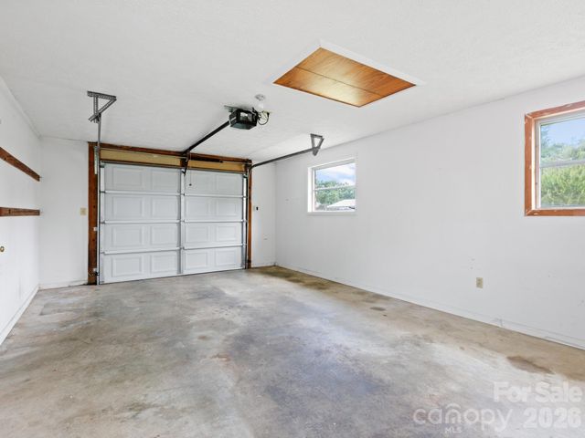 49 Hickory Tree Road, Asheville, NC 28805