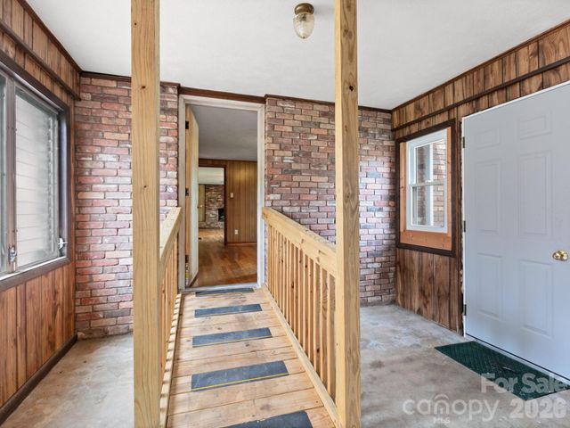 49 Hickory Tree Road, Asheville, NC 28805