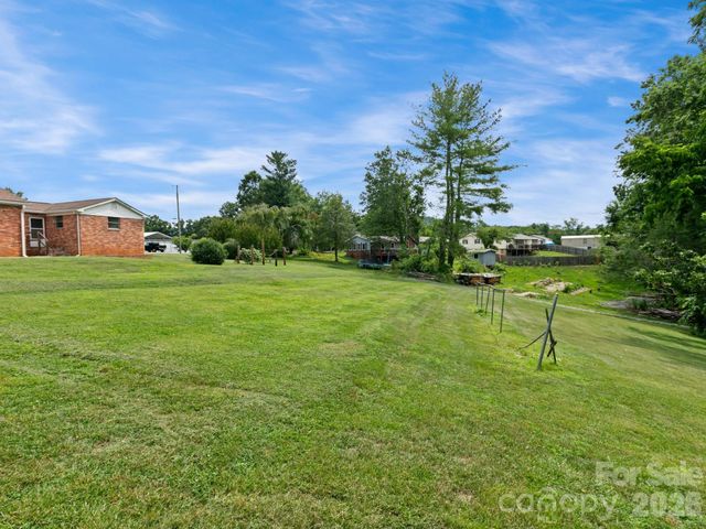 49 Hickory Tree Road, Asheville, NC 28805