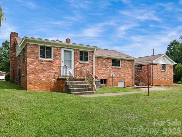 49 Hickory Tree Road, Asheville, NC 28805