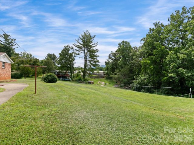 49 Hickory Tree Road, Asheville, NC 28805