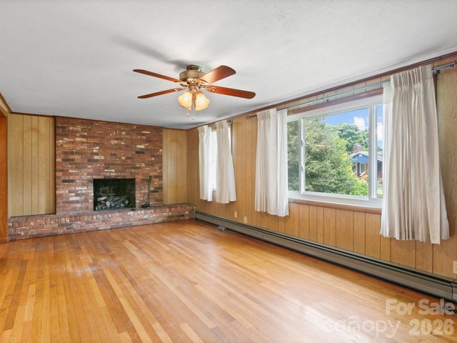 49 Hickory Tree Road, Asheville, NC 28805