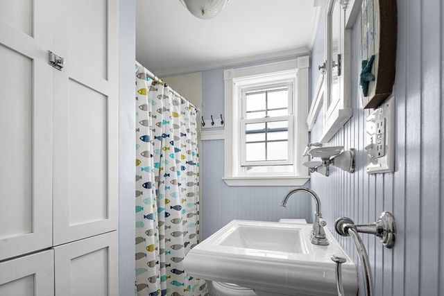 36 Ocean Rd N, Duxbury, MA 02332