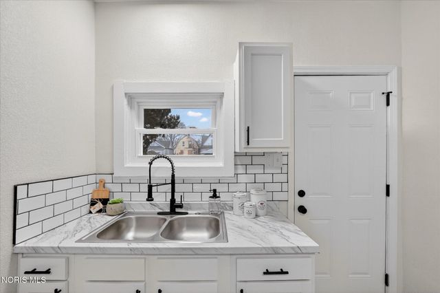 358 Spring Grove Avenue, Toledo, OH 43605