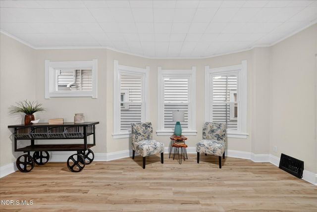 358 Spring Grove Avenue, Toledo, OH 43605