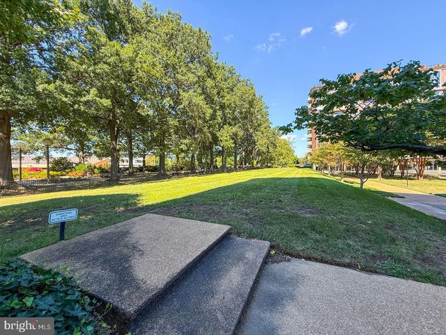 1317 4TH ST SW, Washington, DC 20024