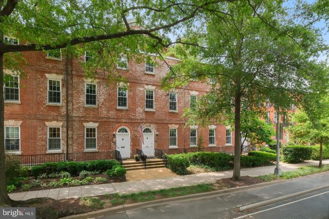 1317 4TH ST SW, Washington, DC 20024