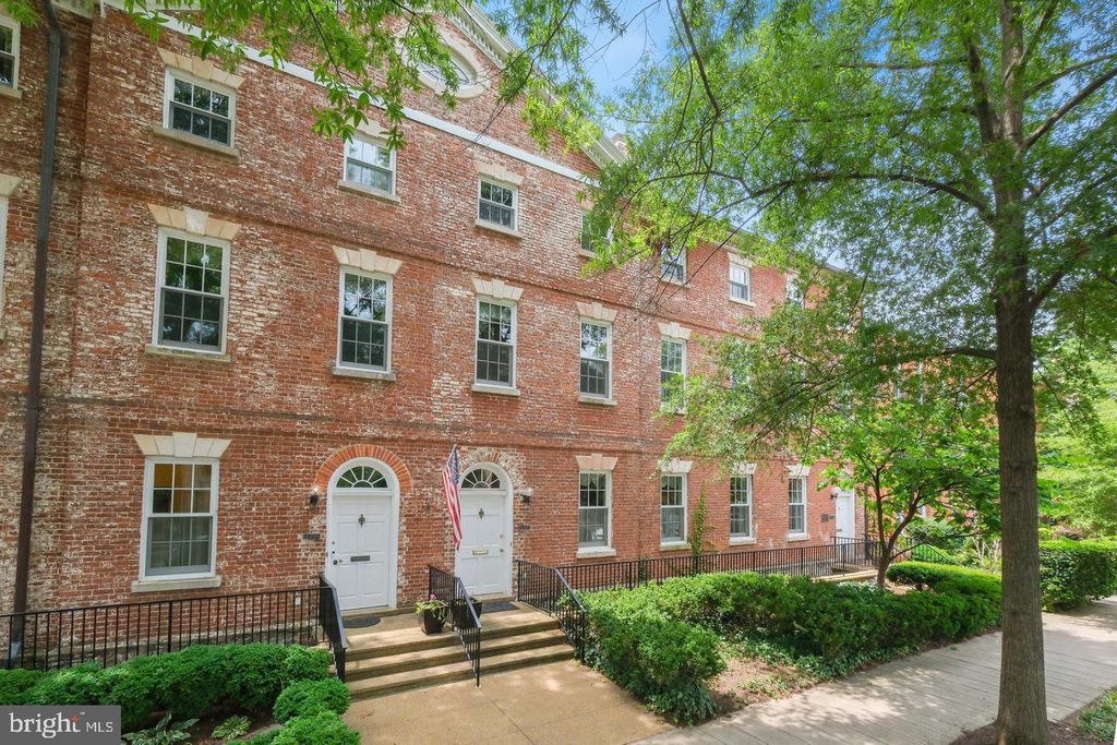 1317 4TH ST SW, Washington, DC 20024