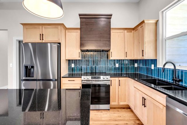 5237 N Cambridge, Bel Aire, KS 67226