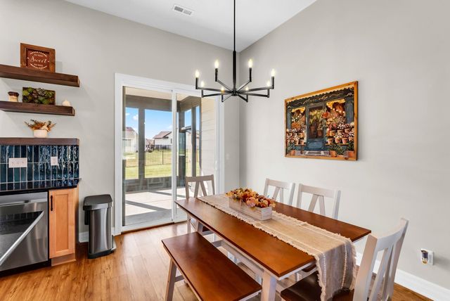 5237 N Cambridge, Bel Aire, KS 67226