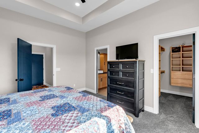 5237 N Cambridge, Bel Aire, KS 67226