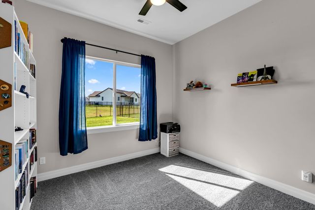 5237 N Cambridge, Bel Aire, KS 67226